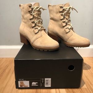 EUC SOREL Cate lace up boot natural tan size 7